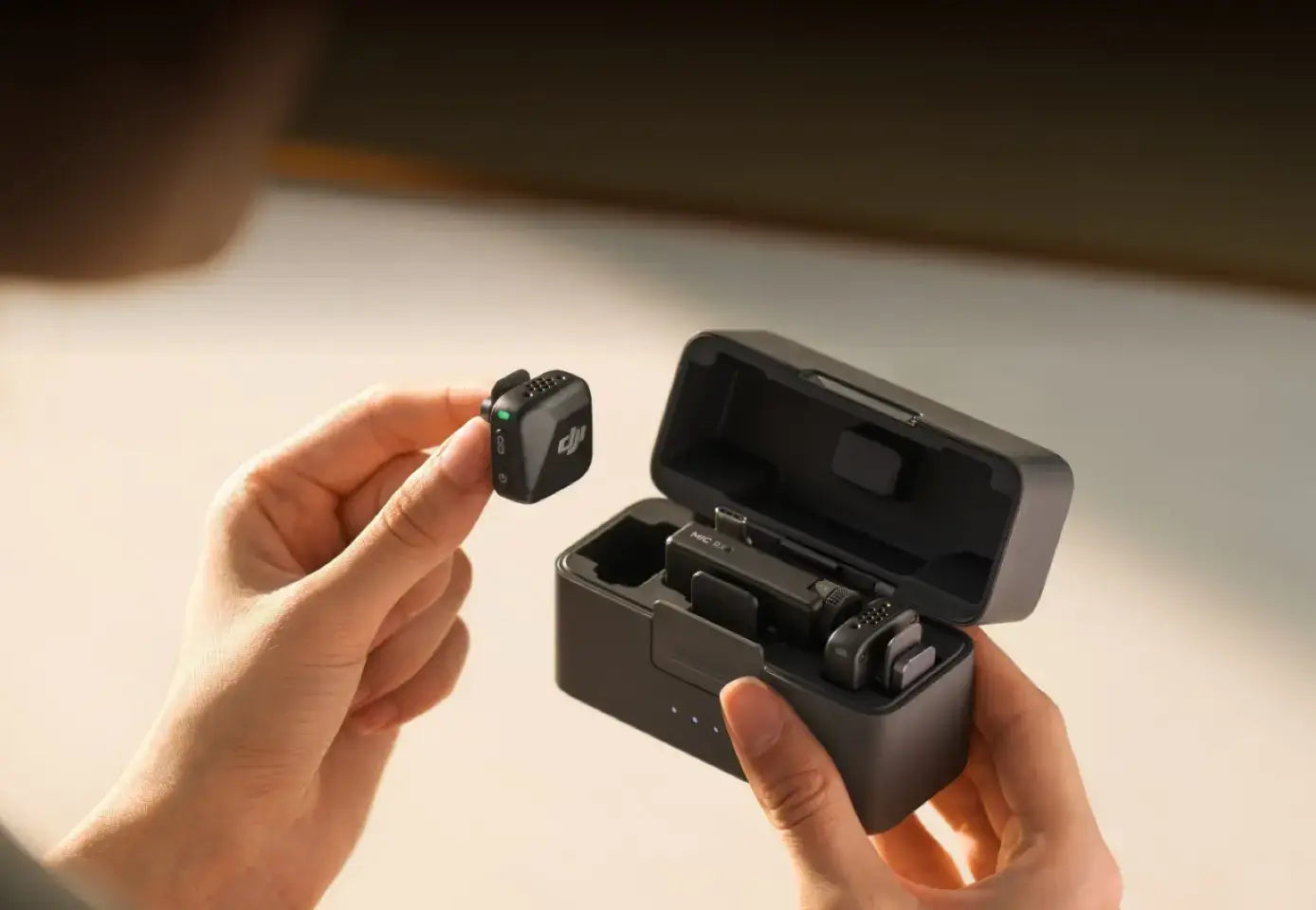 DJI Mic Mini Small Ultralight Discreet 48-Hour Operation w/ Case High-Quality Audio With Stable Transmission Original