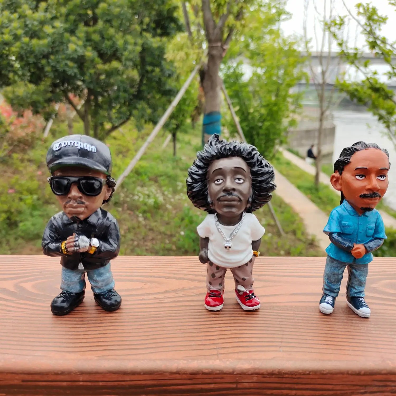 Fun Hip Hop Rapper Funny Bro Figurine Model Resin Statue for Home Indoor Outdoor Sculptures Car Decoration Garden Ornaments Gift