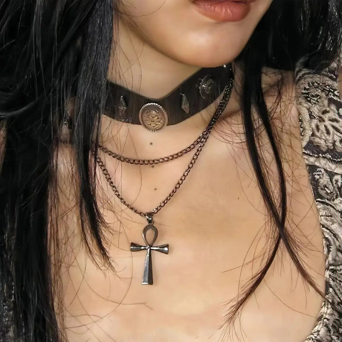 Personality Punk Y2K Cross Wood Black Drill Cool Pendant Necklace for Women Vintage Spicy Girls Hip Hop Necklace Jewelry Gifts