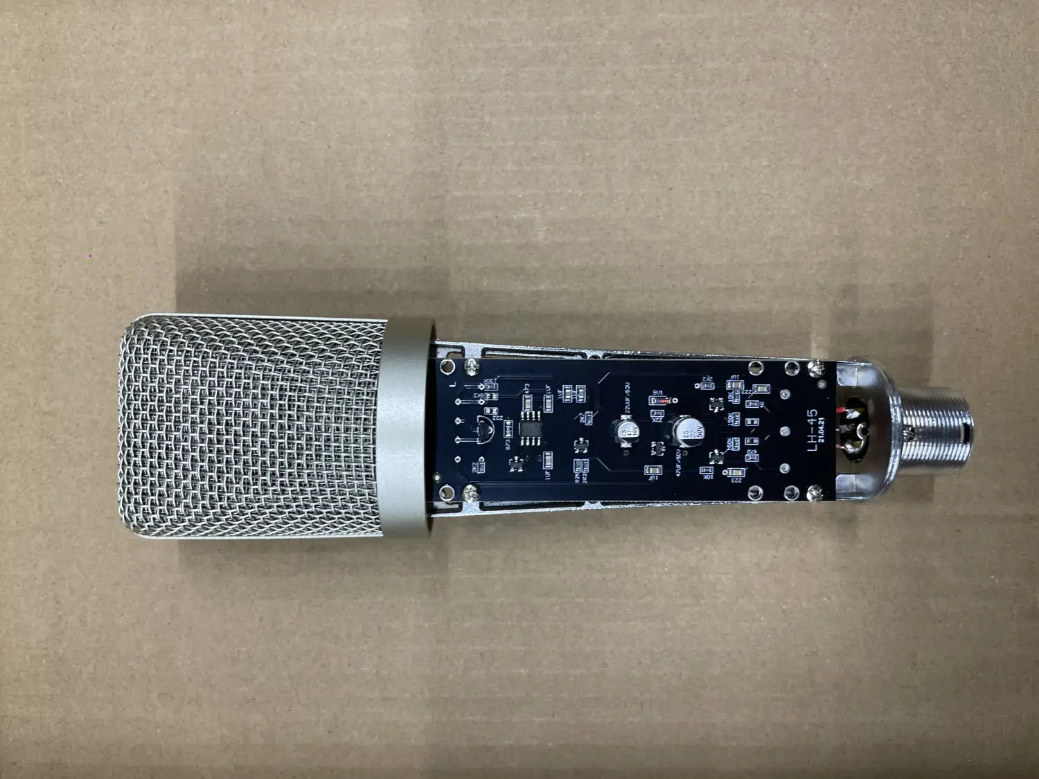 Top Studio Metal U87 Condenser Microphone Professional Cardioid Studio Mic for Recording Podcasting Voice Over Streaming Home