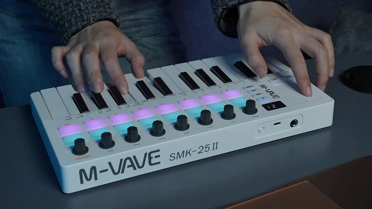 M-VAVE SMK-25 MIDI Pad Controller Rechargeable Keyboard USB 25 Key,16 RGB Drum Pads,8 Knobs&Music Production,Software Included