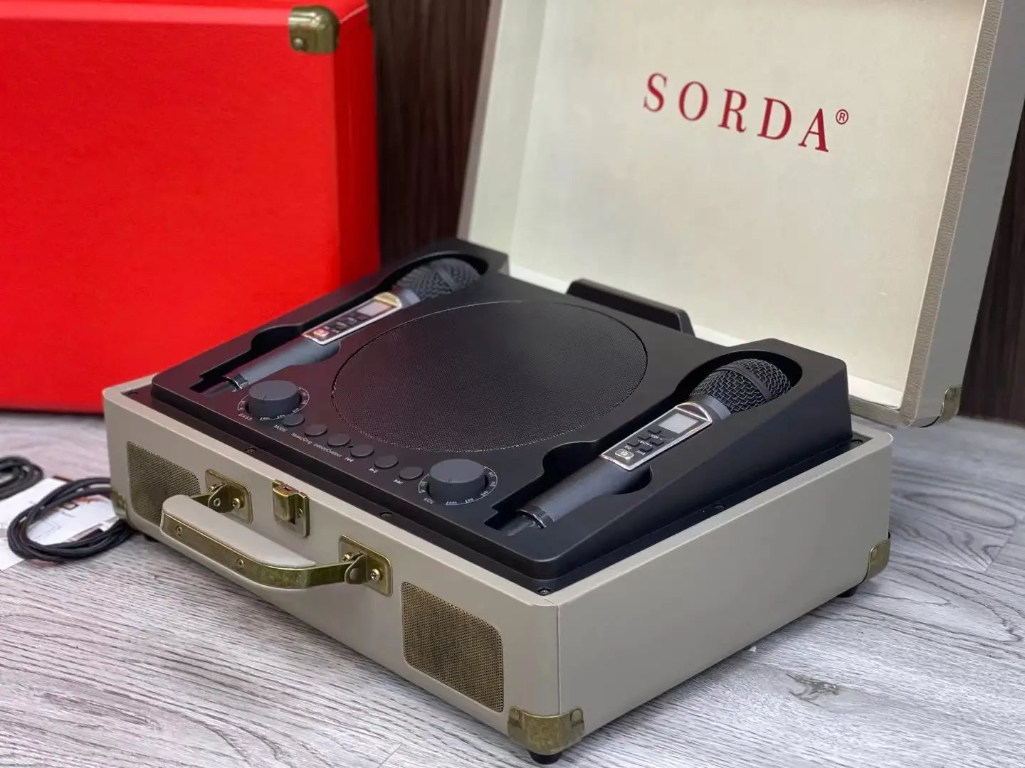 Retro High-quality Bluetooth Speaker Wireless Portable Home Theater KTV Outdoor Suitcase Karaoke Microphone Speakers SD2109