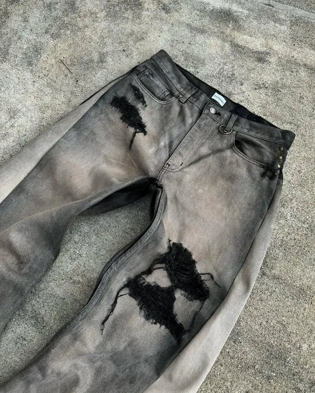 Distressed gray american hip hop mens jeans with waist frayed patchwork embroidery micro flared design