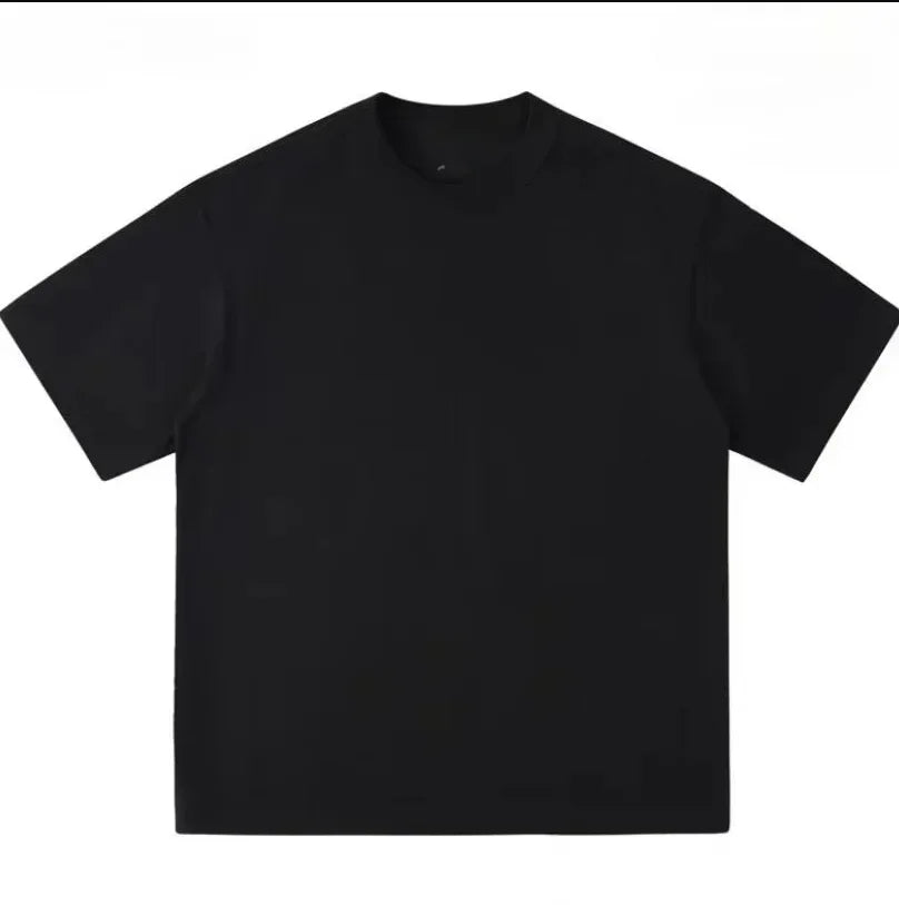 Black minimalist short-sleeved t-shirt with crew neck and subtle texture featuring hip hop Y2K portrait double-sided printing