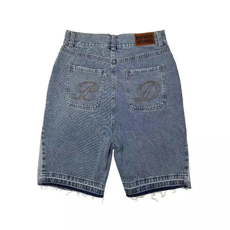 Light-wash american style harajuku retro denim shorts with frayed hem and letter embroidery oversized back pockets