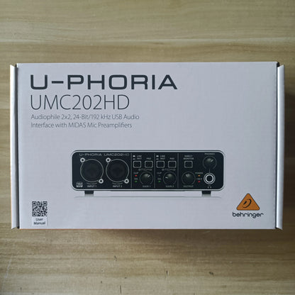 White cardboard box for behringer umc204hd umc202hd umc22 sound card audio interface recording with black silver front panel