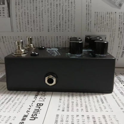 Black rectangular big man guitar pedal clone arp-87 multi-function delay pedal with silver jhs arp-87 timing speed jacks