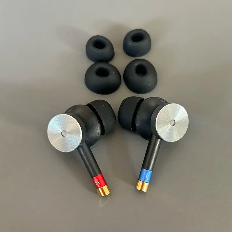 Black and silver diy mmcx hifi metal deep bass in-ear monitors with red and blue accents and detachable cable audiophile