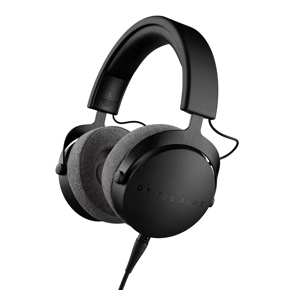 Black matte pro x wired professional recording headset with gray fabric earcups for esports computer game use