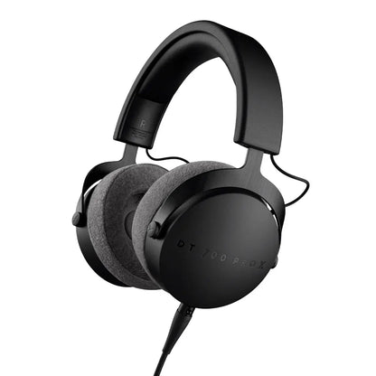 Black matte pro x wired professional recording headset with gray fabric earcups for esports computer game use