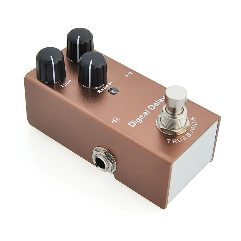 Bronze-colored electric guitar pedal digital delay with aluminum alloy casing stoving varnish finish and true bypass design