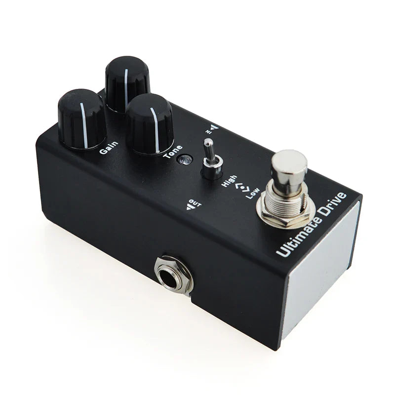 Black rectangular electric guitar pedal with aluminum alloy casing stoving varnish finish and true bypass design