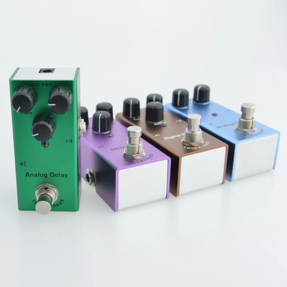 Green metal analog delay pedal with aluminum alloy casing stoving varnish finish and true bypass design for electric guitar effects