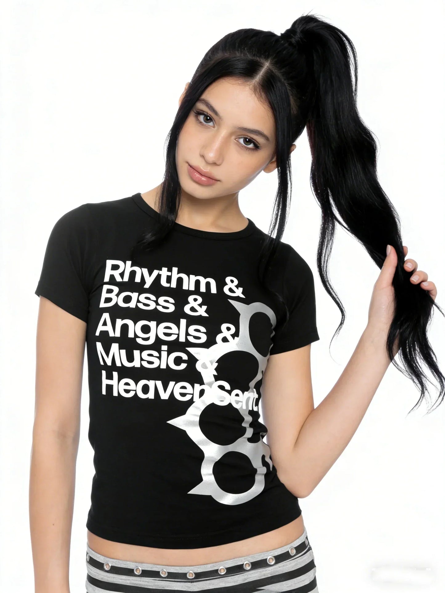 Black short-sleeved t-shirt with white street personality print and silver knuckle-duster graphic for american summer style