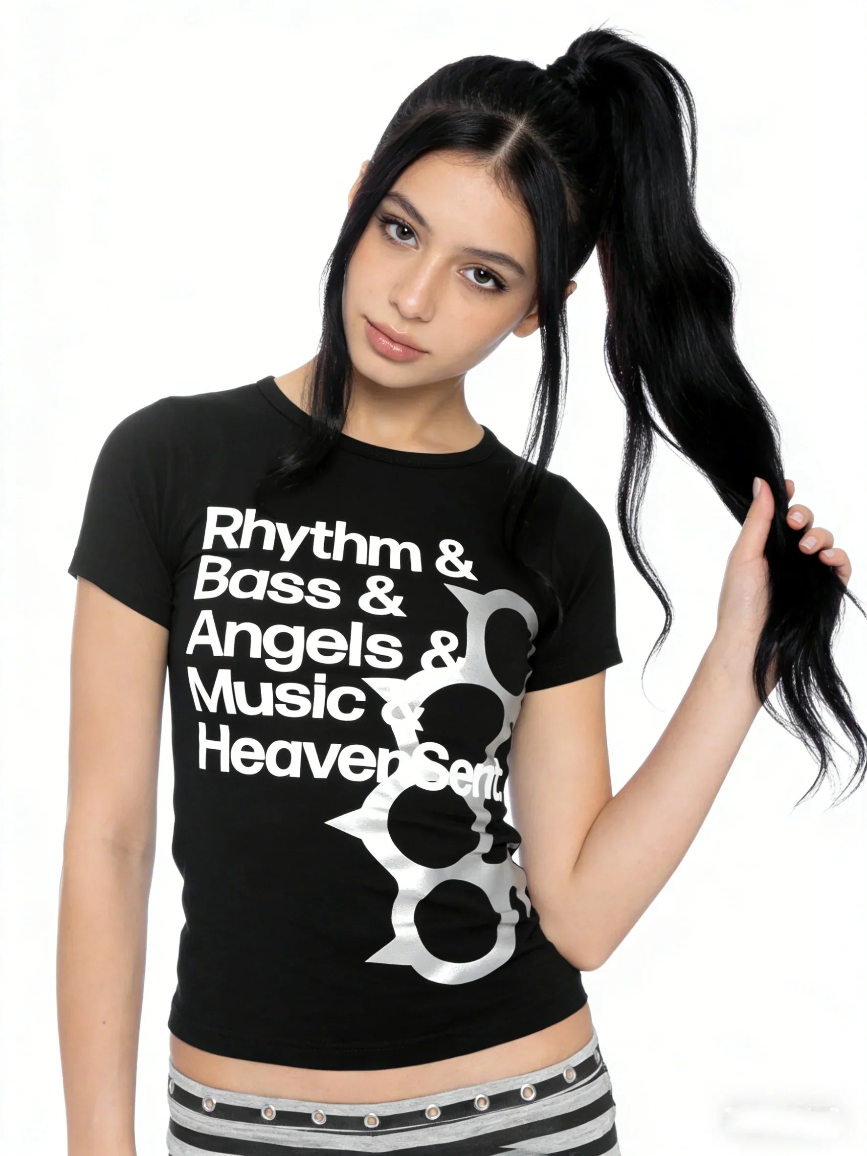 Black short-sleeved t-shirt with white street personality print and silver knuckle-duster graphic for american summer style