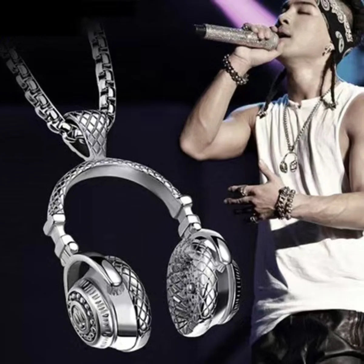 Silver-plated hip hop jewelry music headphone pendant necklace with intricate mesh and gear detailing for fan dj music fans