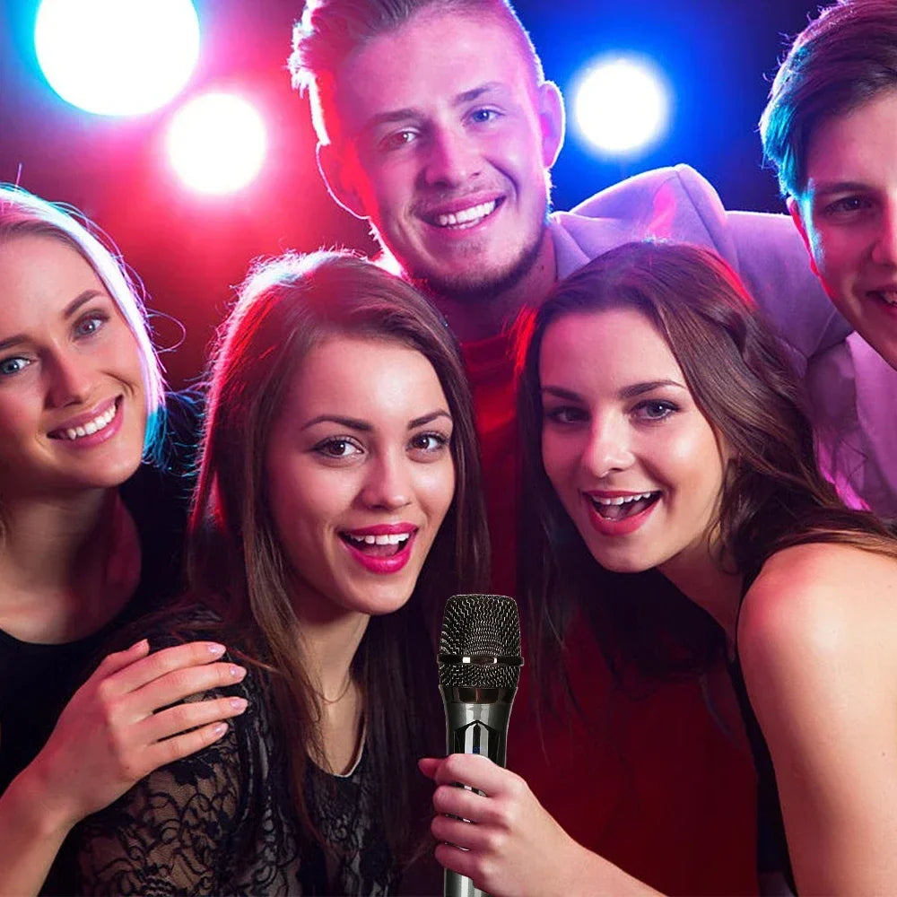 Black and silver professional dynamic handheld uhf wireless microphone with mesh grille cap for karaoke live party use