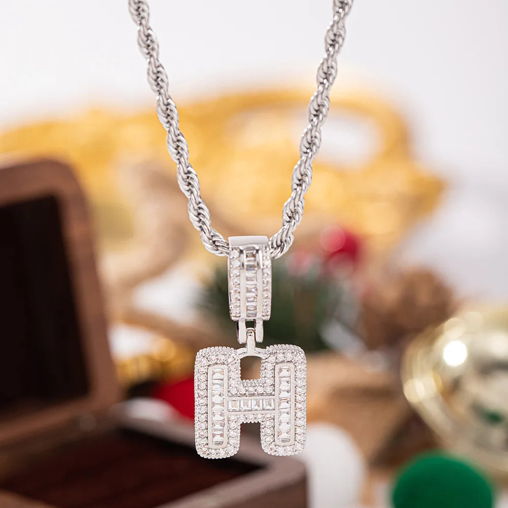A sparkling silver pendant white zircon necklace featuring a diamond-encrusted letter h for chain wedding jewelry