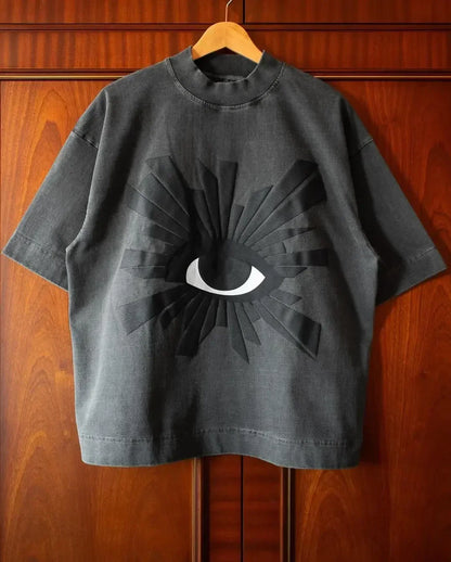 Dark gray hip hop men’s y2k graphic t-shirt with bold eye print 100% cotton sleeve 23cm streetwear casual tee