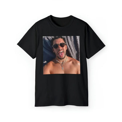 Black short-sleeved cotton t-shirt with hip-hop singer print featuring sunglasses and necklaces for casual loose oversized street casual style