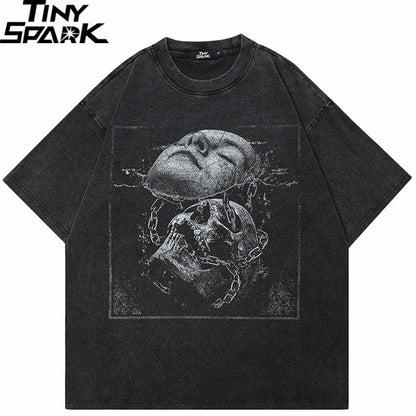 Black oversized hip hop streetwear cotton tshirt harajuku with cracked face skull graphic entwined by chains