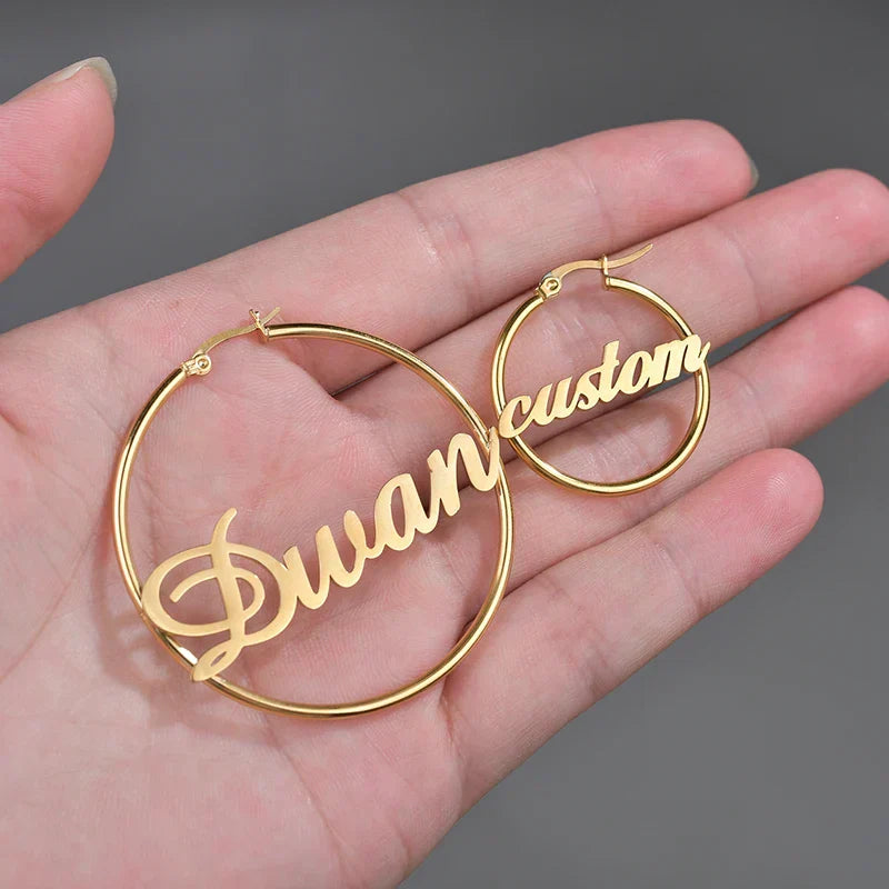Gold-colored stainless steel custom jewelry personalized large round circle oorbellen hoop earrings with name dwan engraving