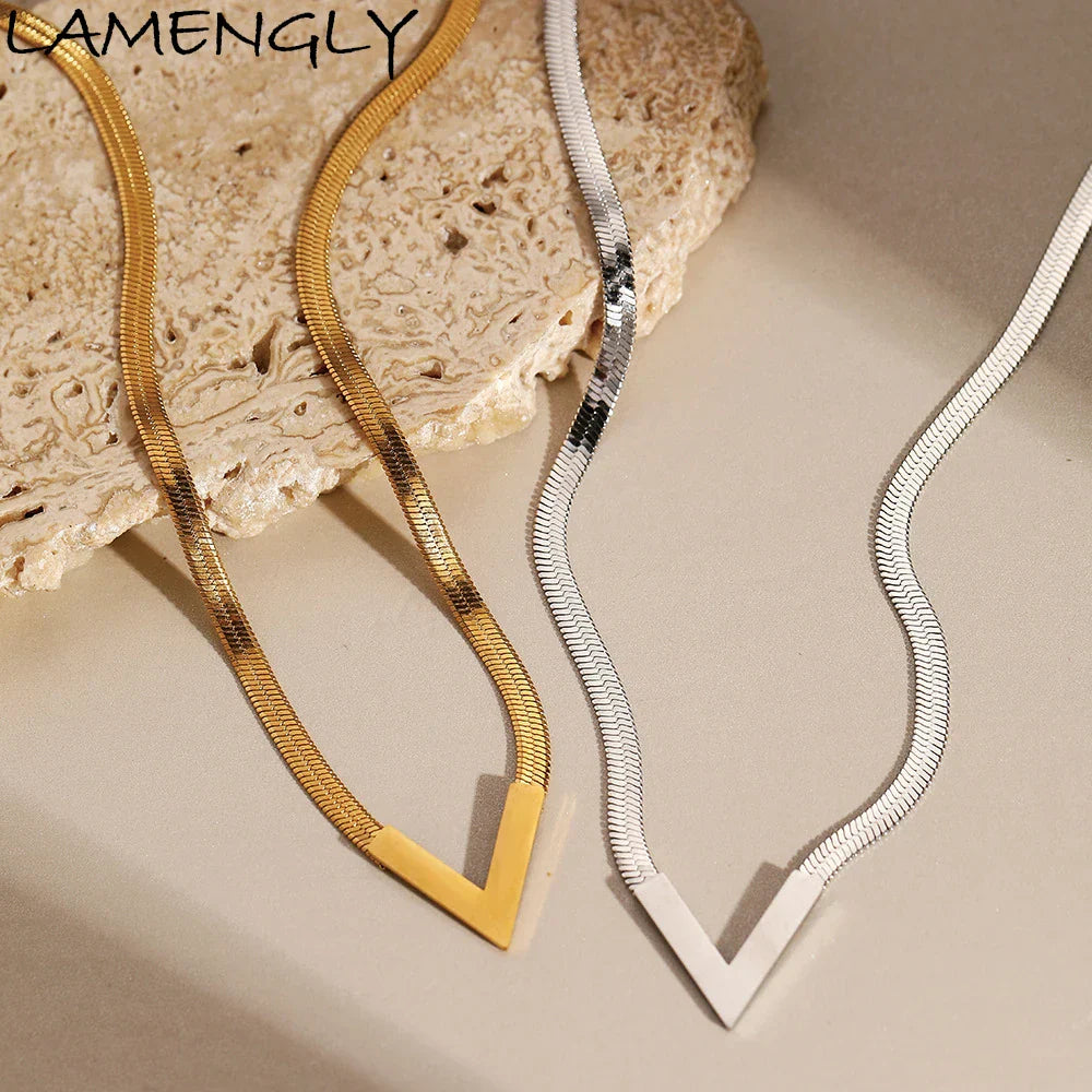 Gold and silver 316l stainless steel design snake chain necklaces with v-shaped clasps for necklace women temperament clavicle chain gift