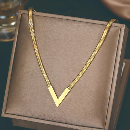 Gold-colored v-shaped lamenlgy 316l stainless steel design snake chain necklace women temperament clavicle chain gift
