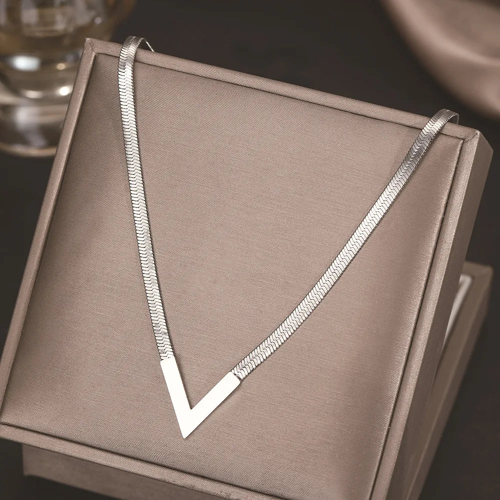 Silver 316L stainless steel design snake chain necklace women temperament with minimalist v-shaped clavicle chain gift