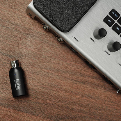 Black mi-wave sk7 midi adapter wireless midi receiver with metallic usb-c connector and blue led latency plug indicator