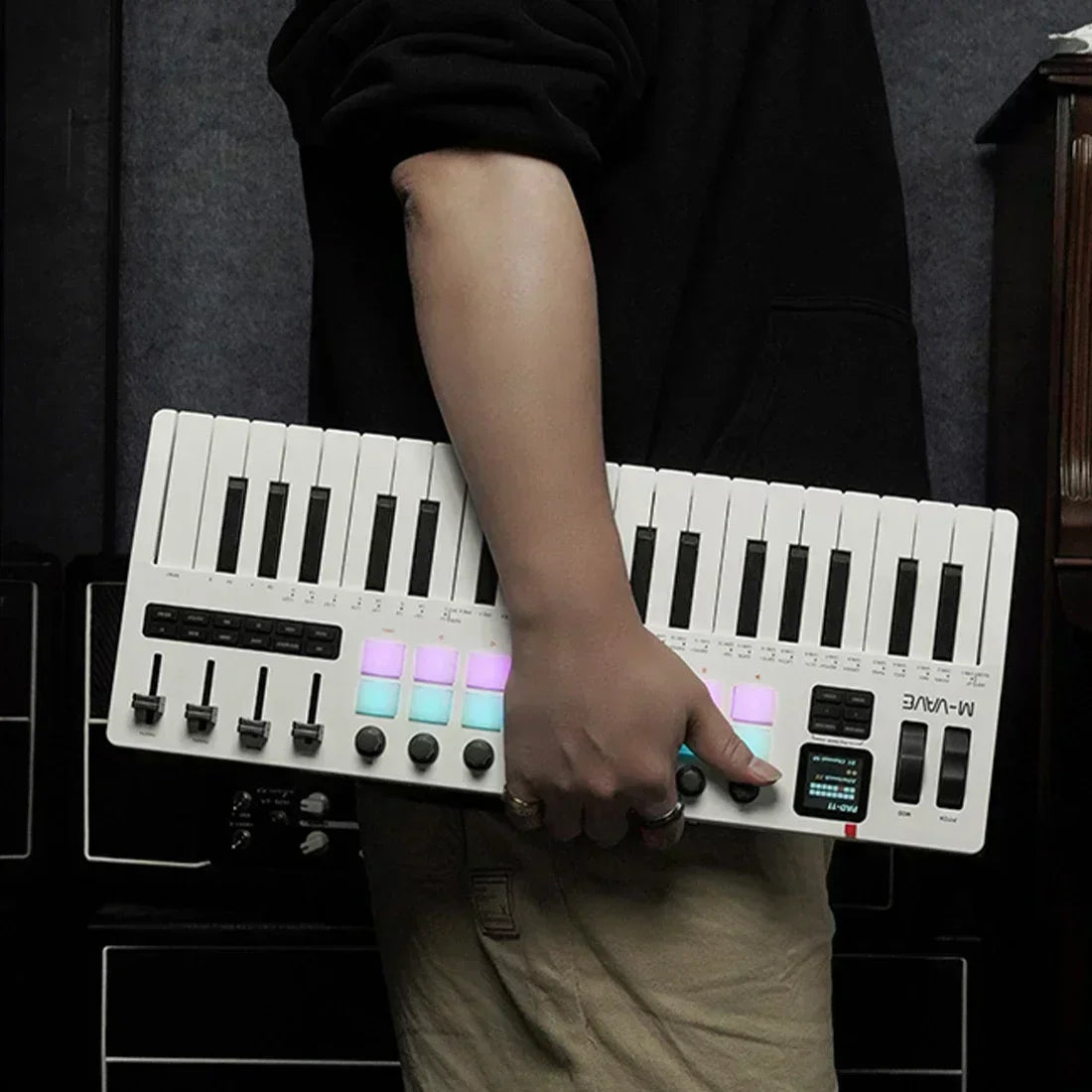 White m-audio m-vave smk-37 pro keyboard key midi controller with 37 keys, 8 knobs, and illuminated rgb pads