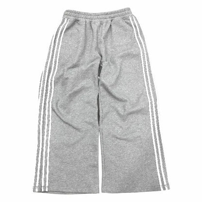 Gray heathered sweatpants with three white stripes and elastic waistband in women hcw sportswear set y2k clothes hip hop letters
