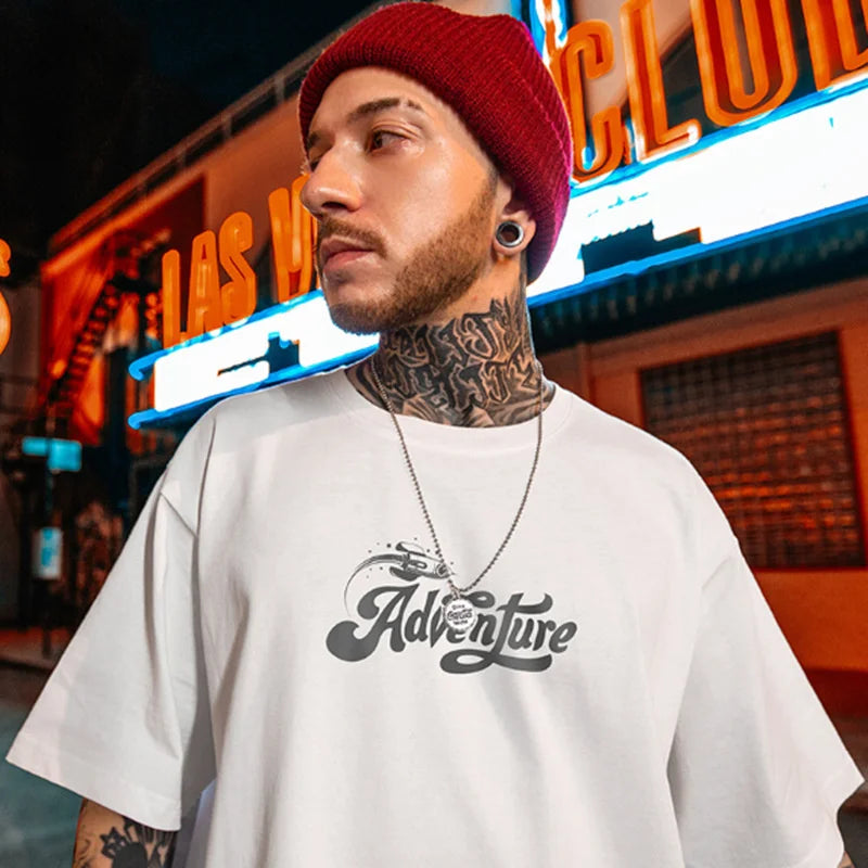 Men’s oversized hip hop white t shirt with black adventure printing y2k streetwear and small pendant necklace