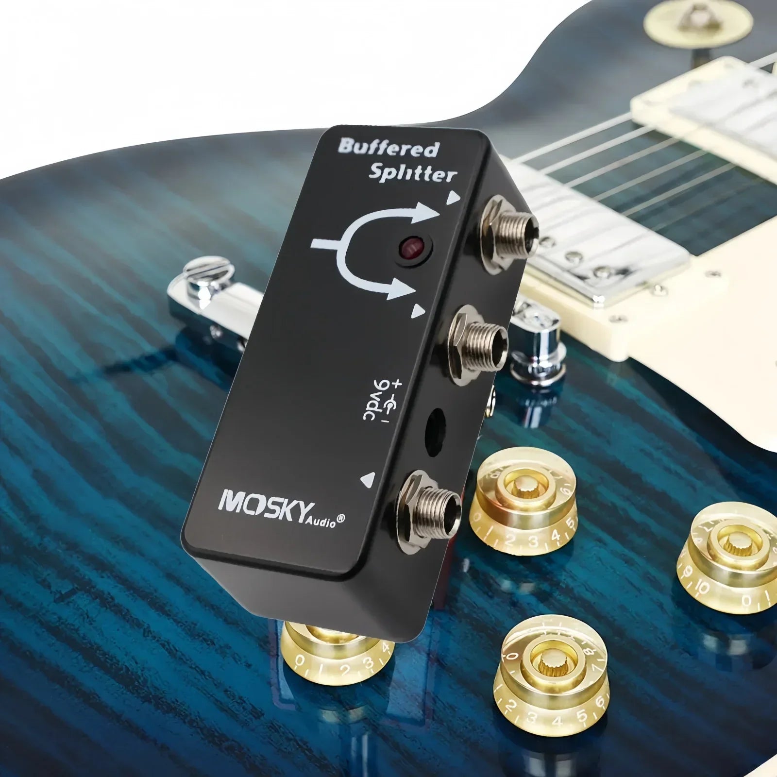 Black moskyaudio buffered splitter guitar pedal with three silver jacks and red led for splitter clean tone dual output splitter