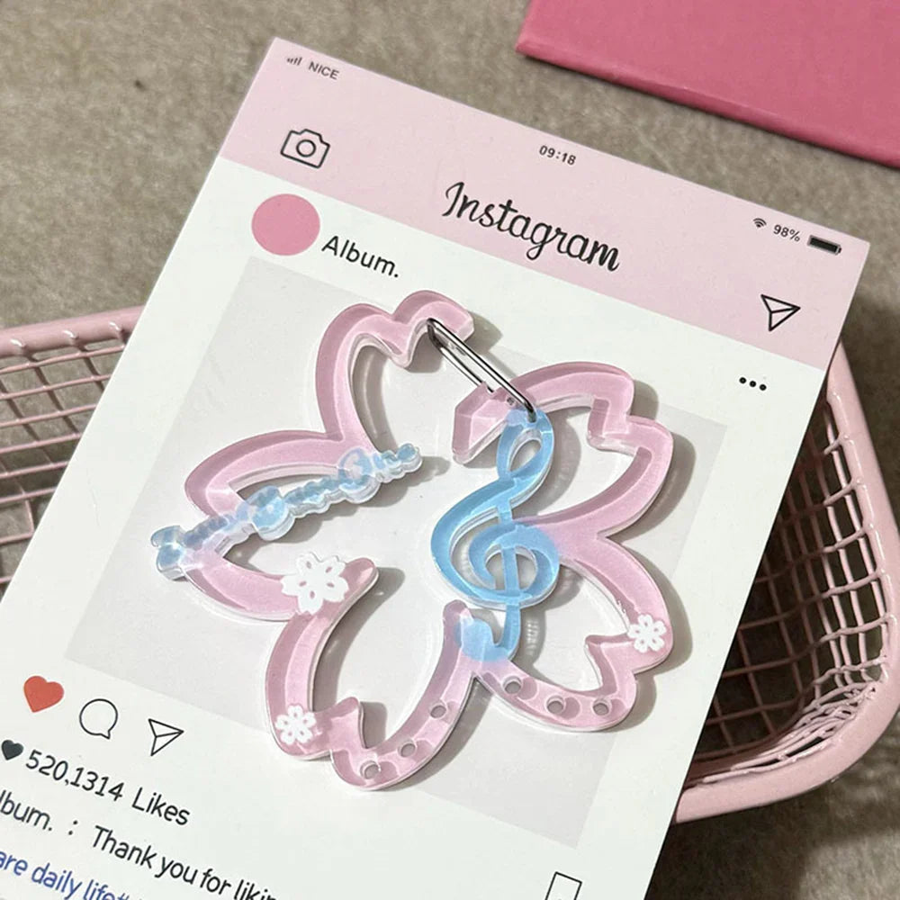 Pink and blue translucent acrylic resin music note keychain for bags creative bag or phone pendant backpack hanging ornament