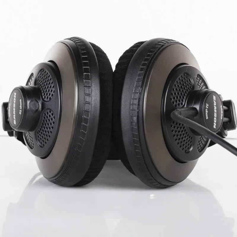 Black original samson sr850 monitoring headset velour earcup with padded earcups and matte finish for recording karaoke game