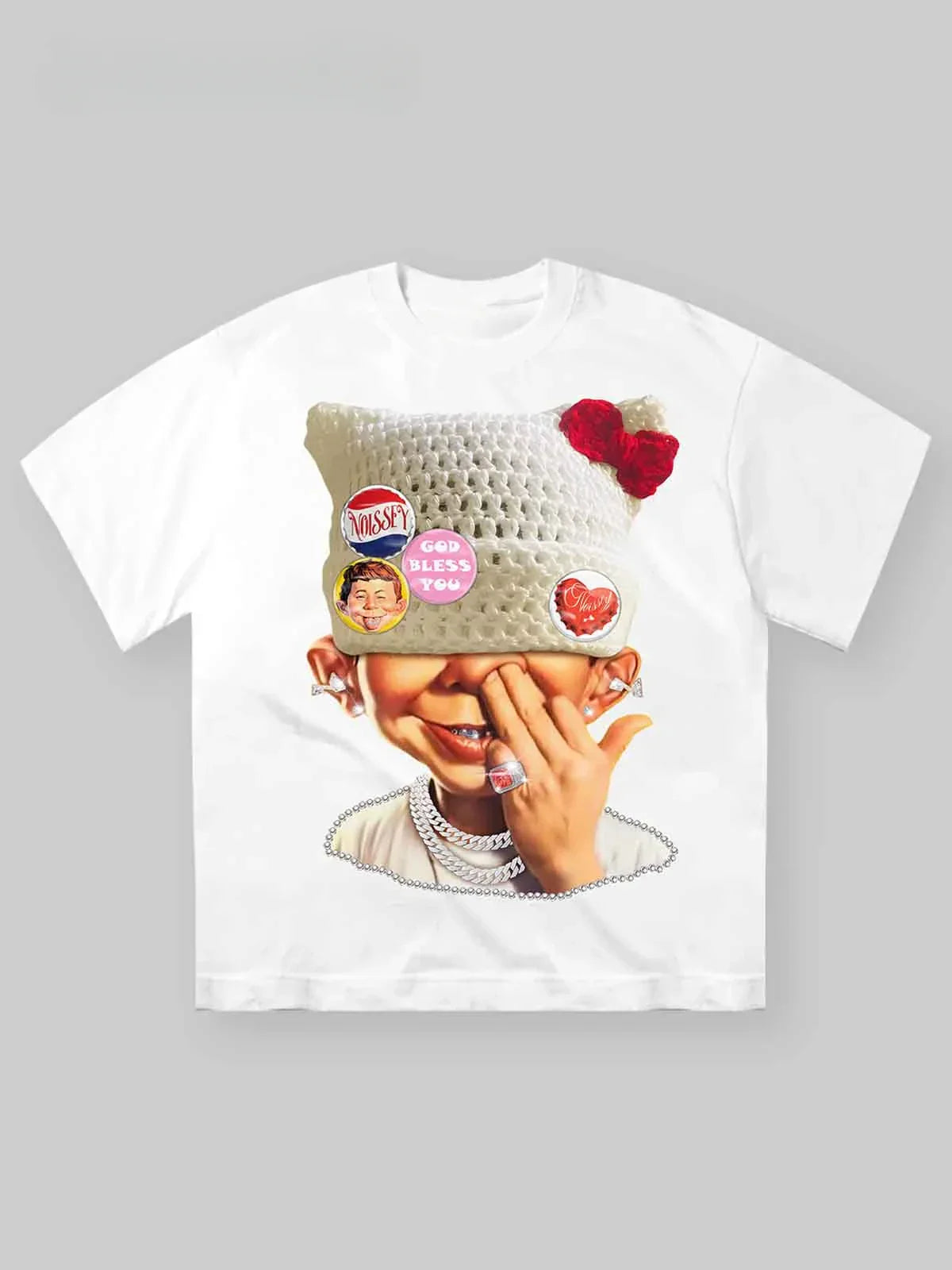 White cotton personality hip hop t-shirt with smiling face graphic and beige crocheted hat for women casual streetwear round neck tops
