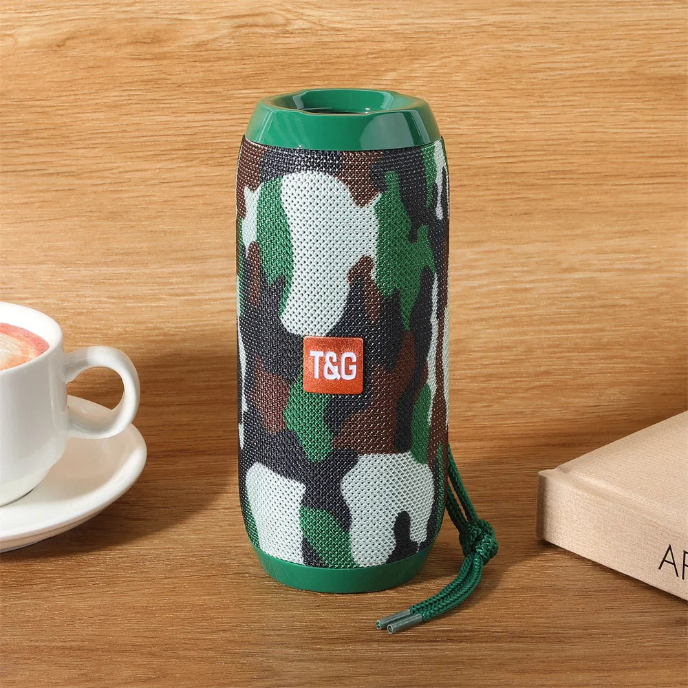 Portable wireless bluetooth green and white camouflage speaker with mesh texture radio fm handfree som blootooth subwoofer
