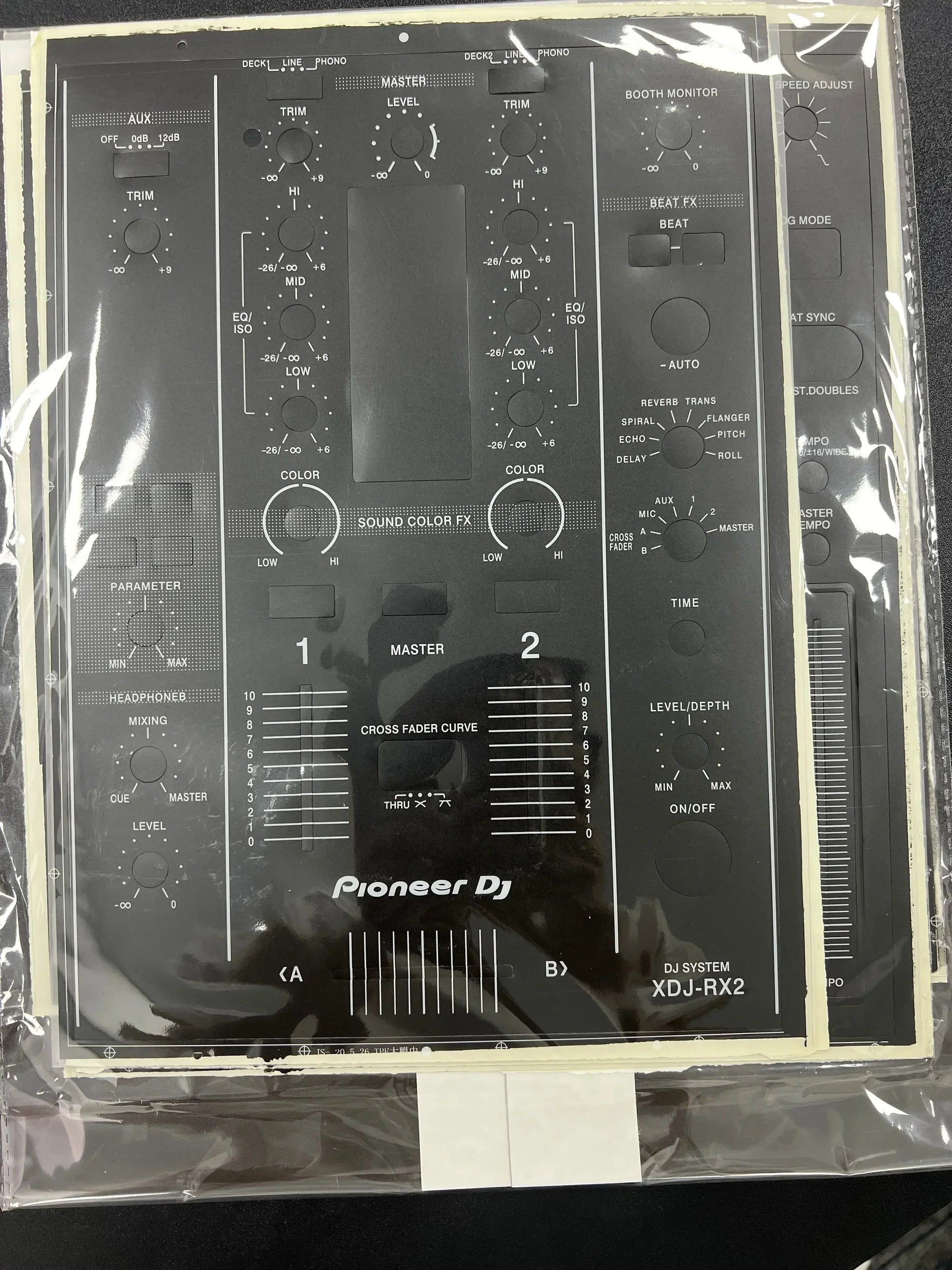 Black pioneer dj xdj-rx2 all-in-one dj controller with white knobs featuring protective sticker pioneer pvc film surfing protection