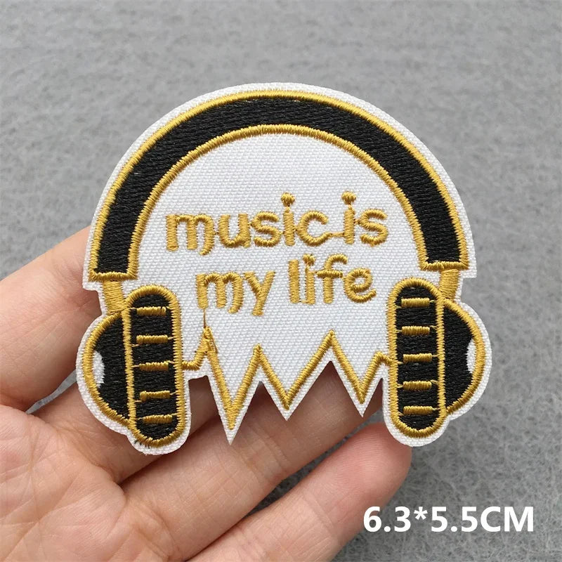 White and gold music embroidered patches shaped like headphones with music is my life text for jacket jeans headset clothes stickers diy