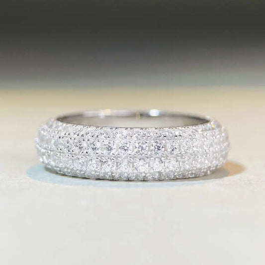 A sparkling s925 sterling silver diamond ring unisex luxury featuring pave-set clear cubic zirconia stones