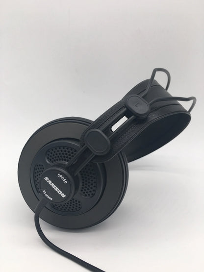 Black samson sr850 professional studio headphones with self-adjusting headband leather earcups and 10hz-30khz frequency response