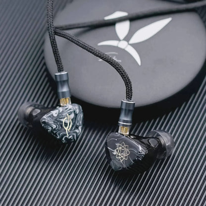 Seeaudio bravery black 4ba balanced armature driver earphone resin in-ear monitors with black and white marble design and gold accents