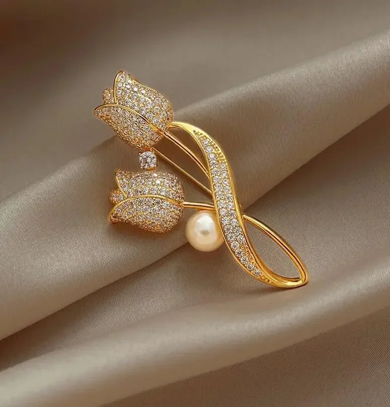 Gold-toned Shinny Crystal violin pearl brooch for women with diamond-encrusted tulip flowers and crystal accents