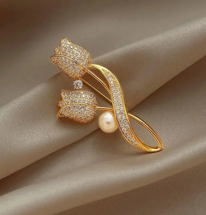 Gold-toned Shinny Crystal violin pearl brooch for women with diamond-encrusted tulip flowers and crystal accents