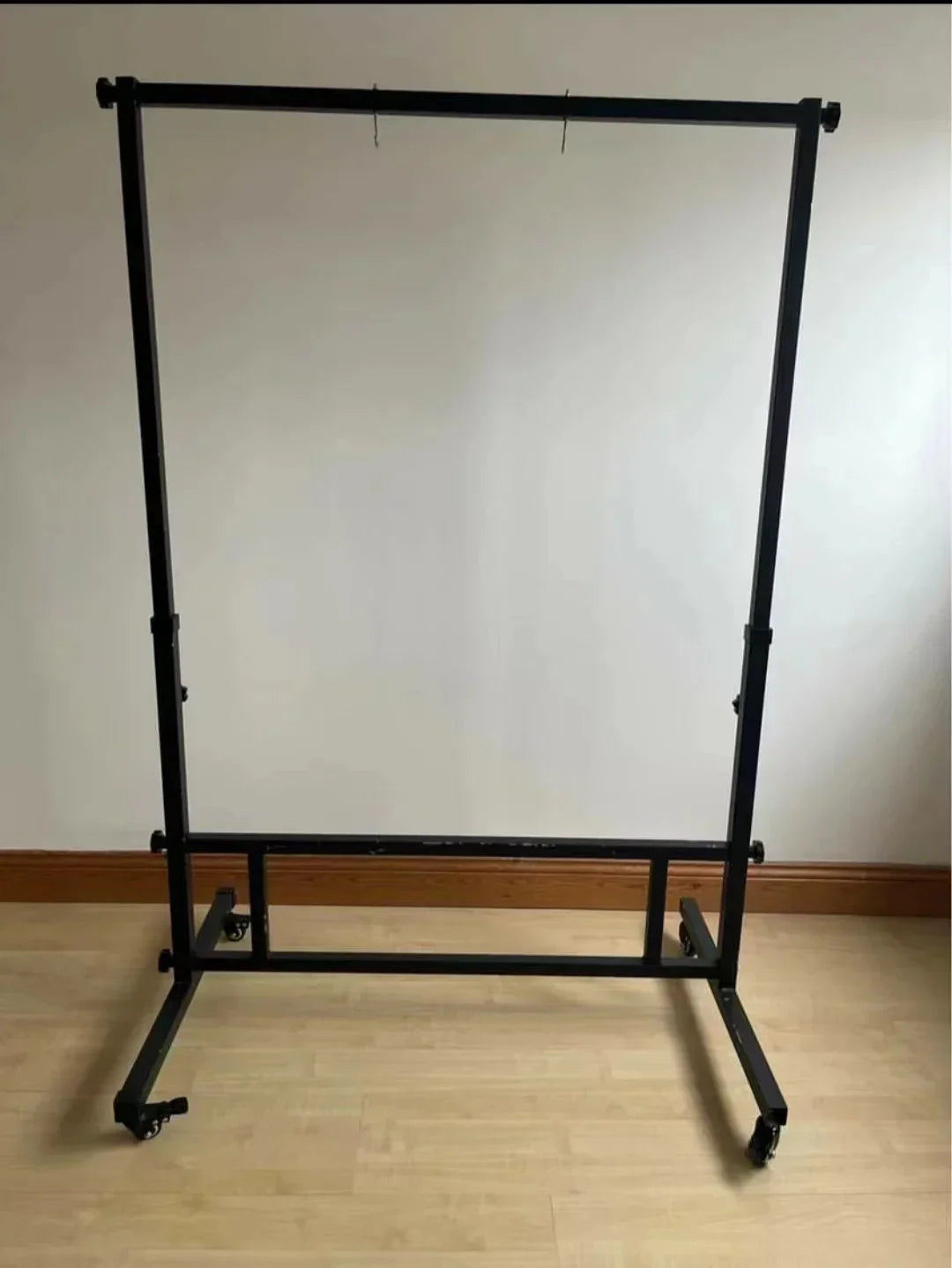 Black metal square steel stand with wheels and adjustable height for 45-90cm gong percussion musical instruments