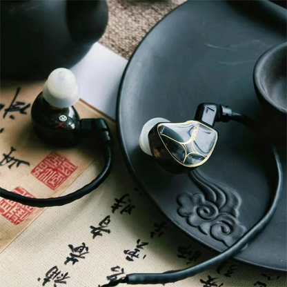 Black and gold inlaid tangzu wan er studio edition in ear monitors with 10mm pet diaphragm and 2pin hifi wired connection