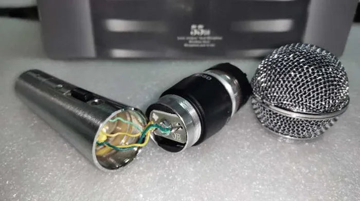 Top quality dynamic 565sd microphone with silver mesh grille and black body wired microphone professional for karaoke handheld use