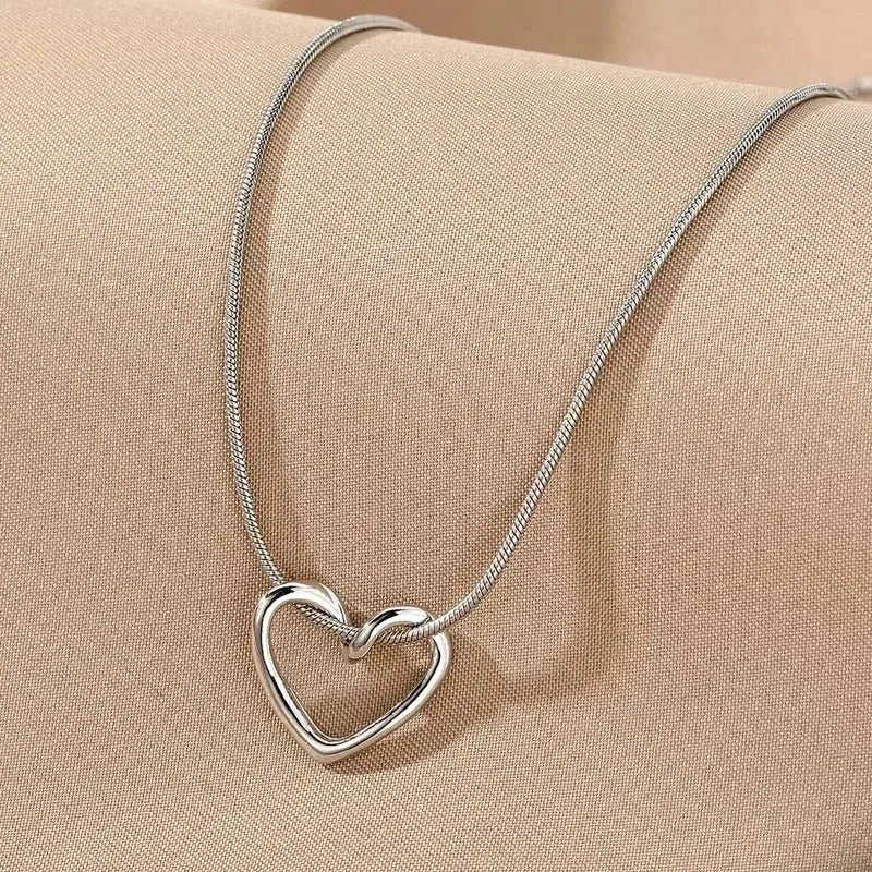 Hip Hop Earphone Punk 2025 Fashion Pendant Necklace for Women Man Unisex Metal Headphone Chokers Necklaces High Street Jewelry